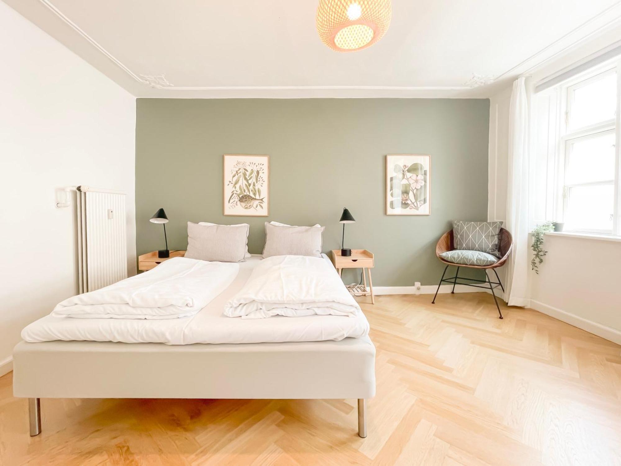 Large With 4 Bedrooms In Appartement Kopenhagen